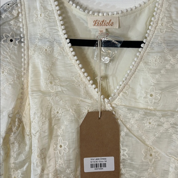NWT Listicle Cream Lace Long Sleeve Dress size Medium - Picture 5 of 15